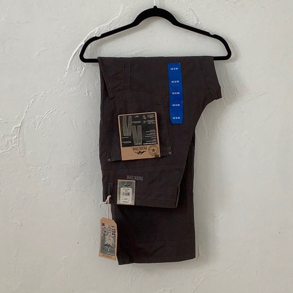 Pacific Trail Coal Relaxed fit multi pockets Cargo pants men size 38X30 NWT - Picture 1 of 13